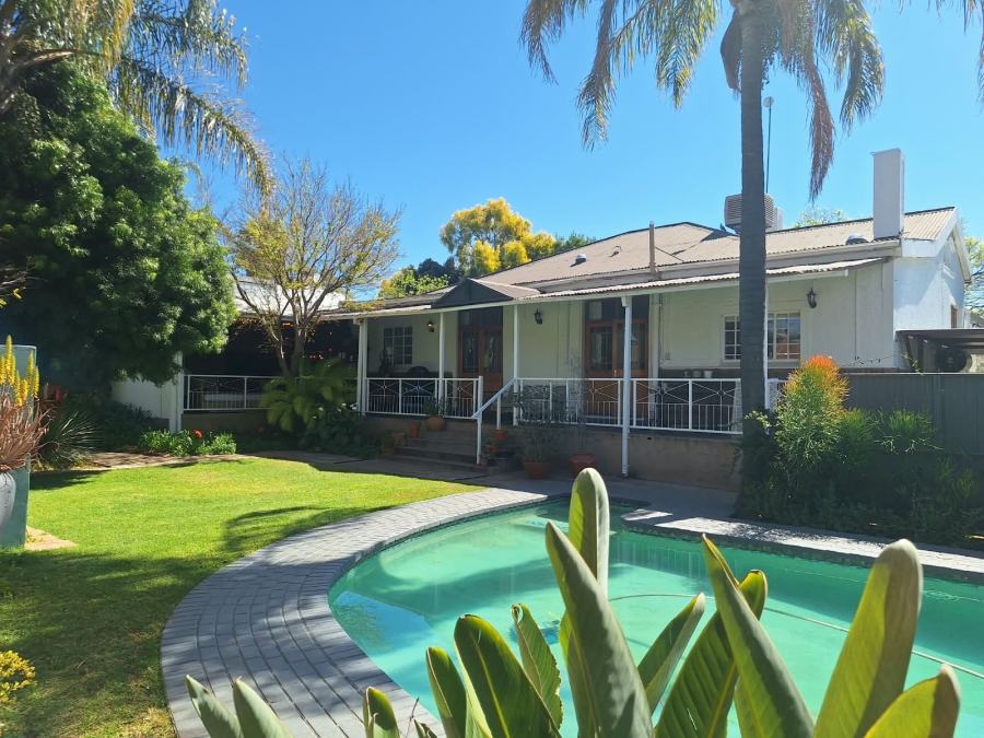 4 Bedroom Property for Sale in Memorial Road Area Northern Cape